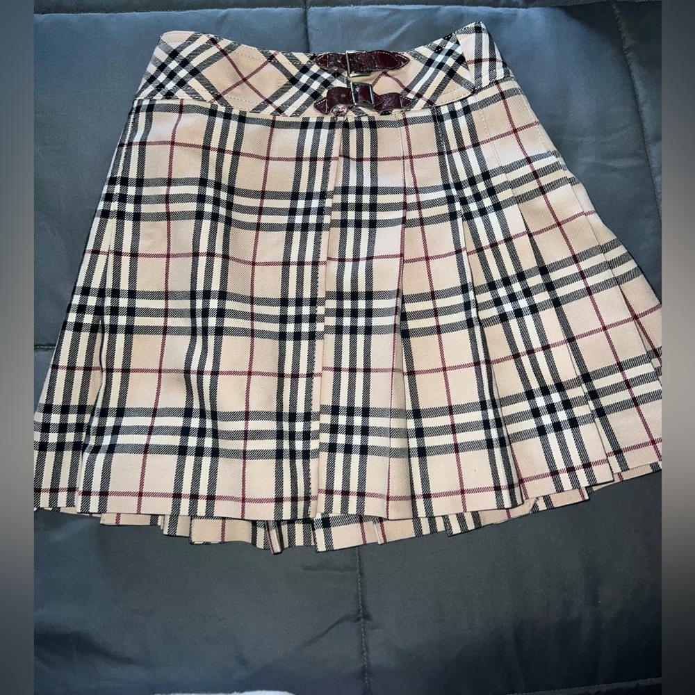 Burberry skirt